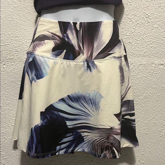 Calia Cream and Purple Floral Eagle Skort 15” Length Golf XS